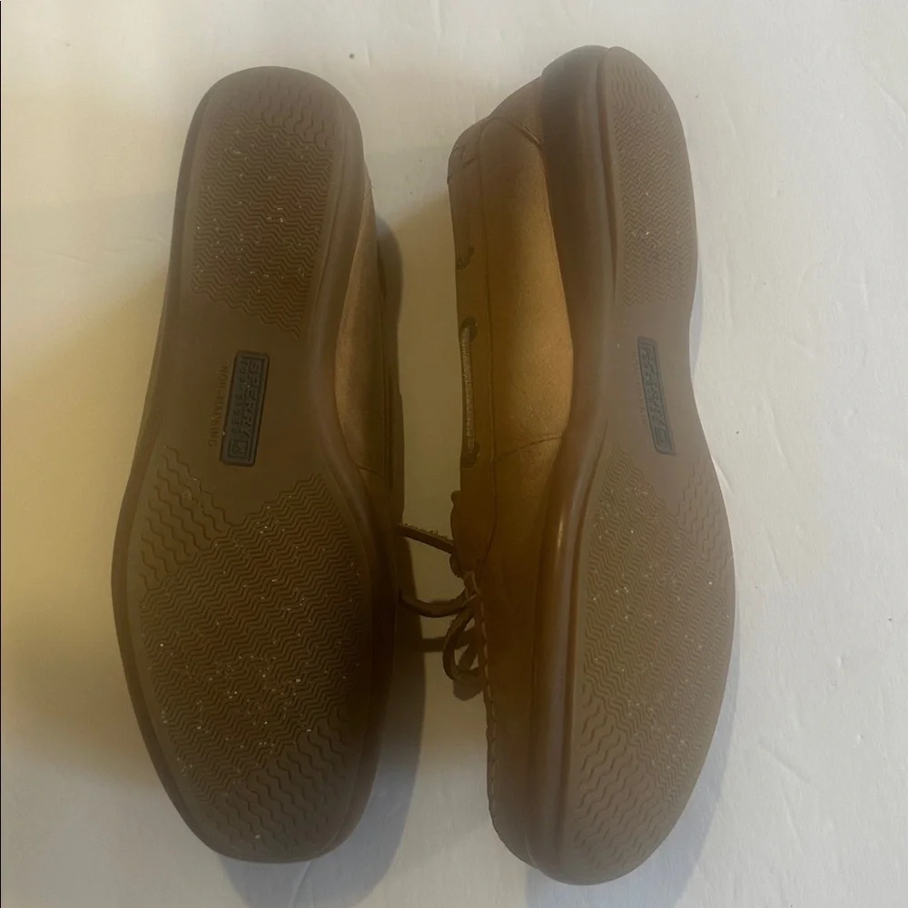 Sperry Top Sider Tan Leather upper Boat Shoes 2 eye shoelace w non marking sole